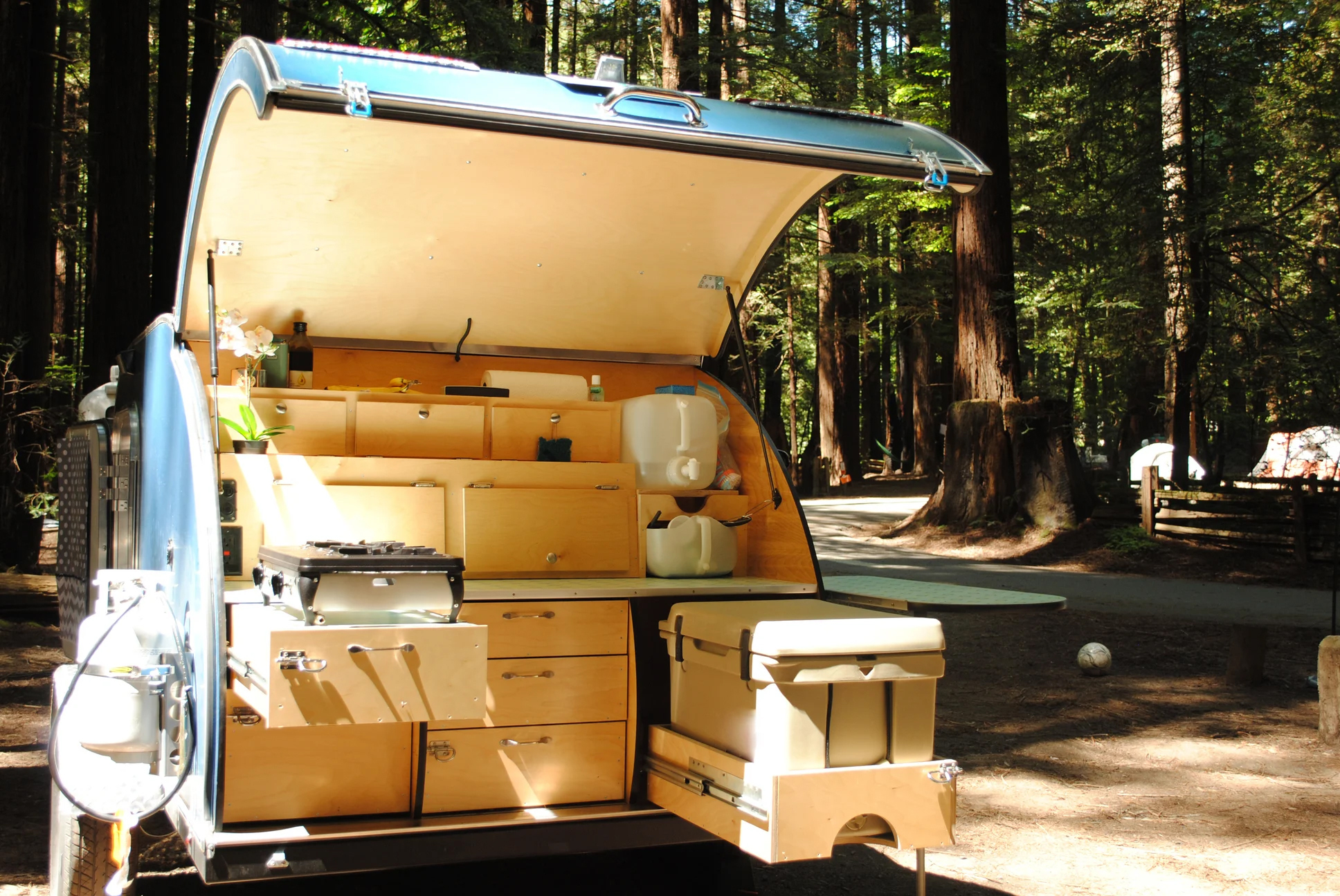 gas-spring-camper.jpg